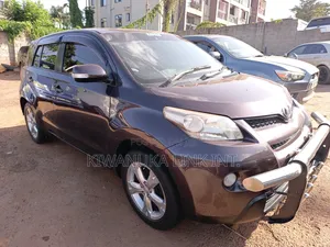 Photo - Toyota IST 2008 Brown