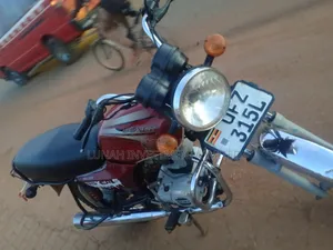 Bajaj Boxer 100 2024 Red