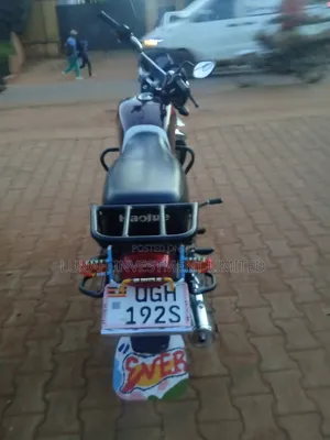 Bajaj Boxer BM100ES 2025 Red