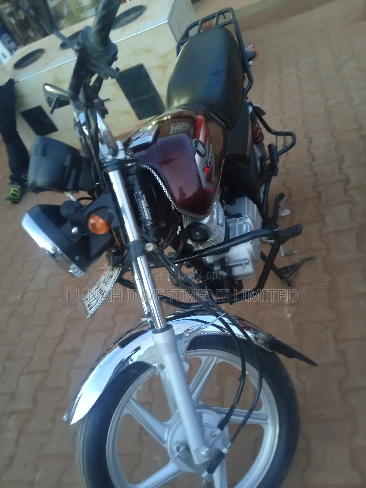 Bajaj Boxer BM100ES 2025 Red