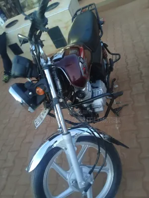 Bajaj Boxer BM100ES 2025 Red
