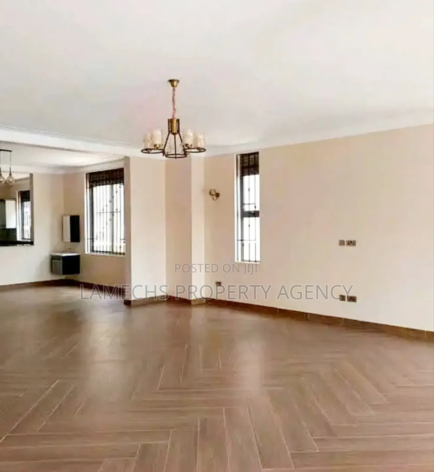 5bdrm Duplex in Lubowa Entebbe Road, Central Division for rent