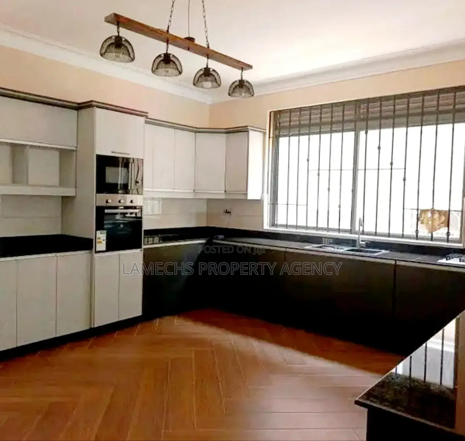 5bdrm Duplex in Lubowa Entebbe Road, Central Division for rent