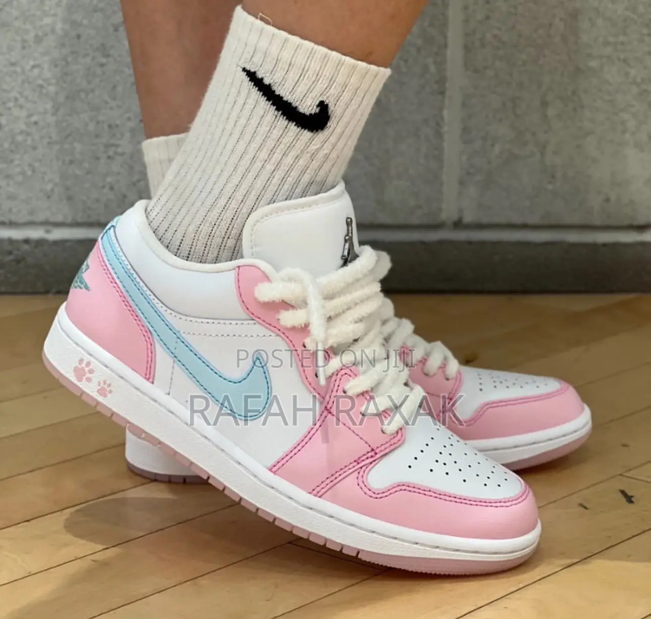 Nike Air Jordan 1 Low Se “Paw Print” WMNS Sneakers
