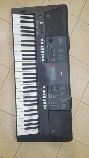 Photo - Yamaha PSR-E423 Keyboard