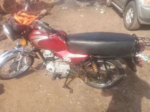 Bajaj Boxer 2021 Red
