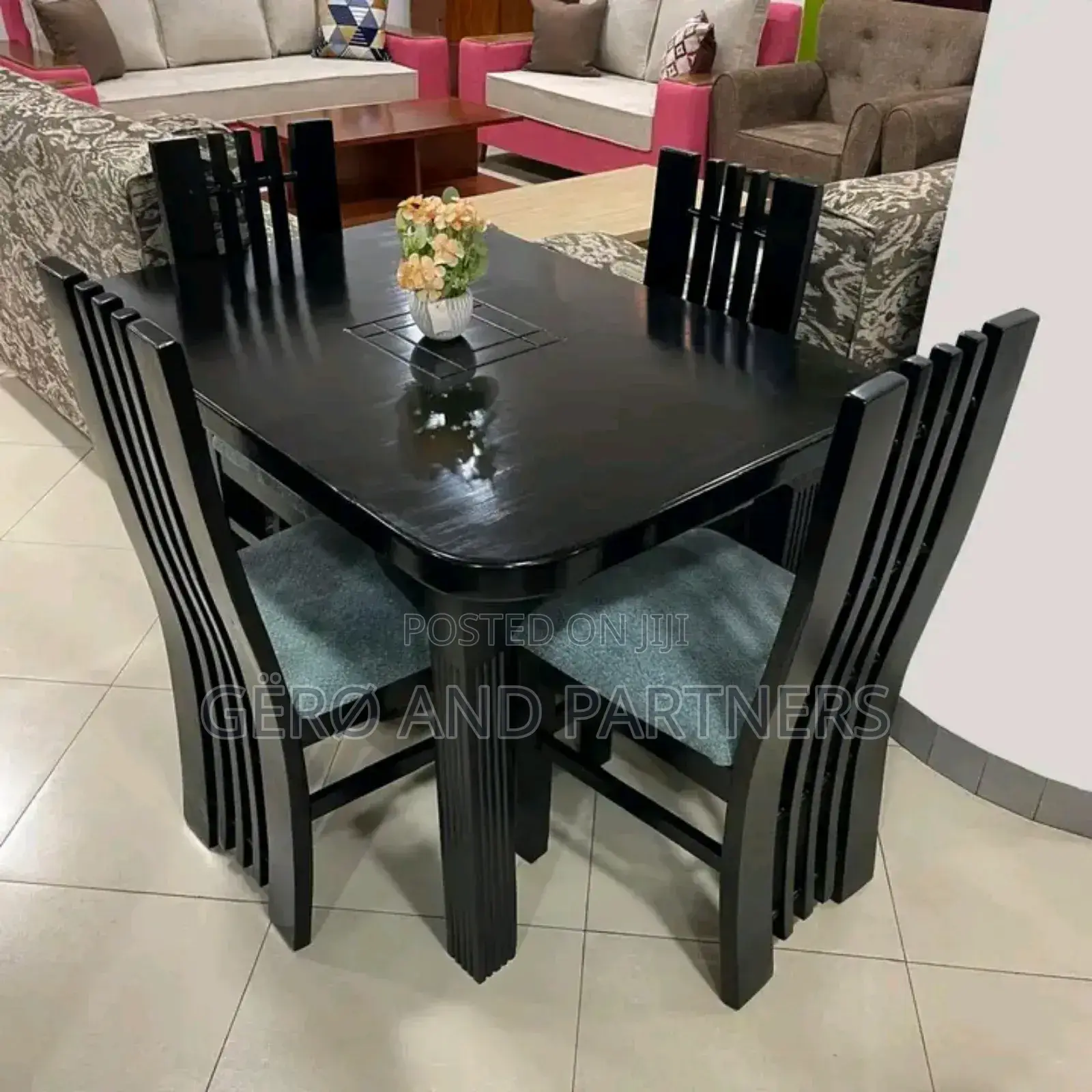 Mainly 4 Seater Dining