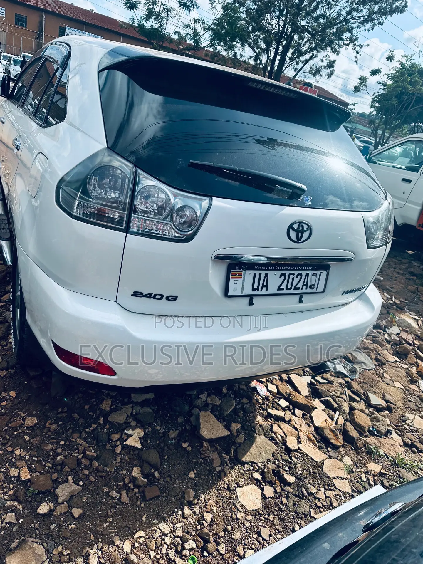 Toyota Harrier 2.4 4WD 2011 White