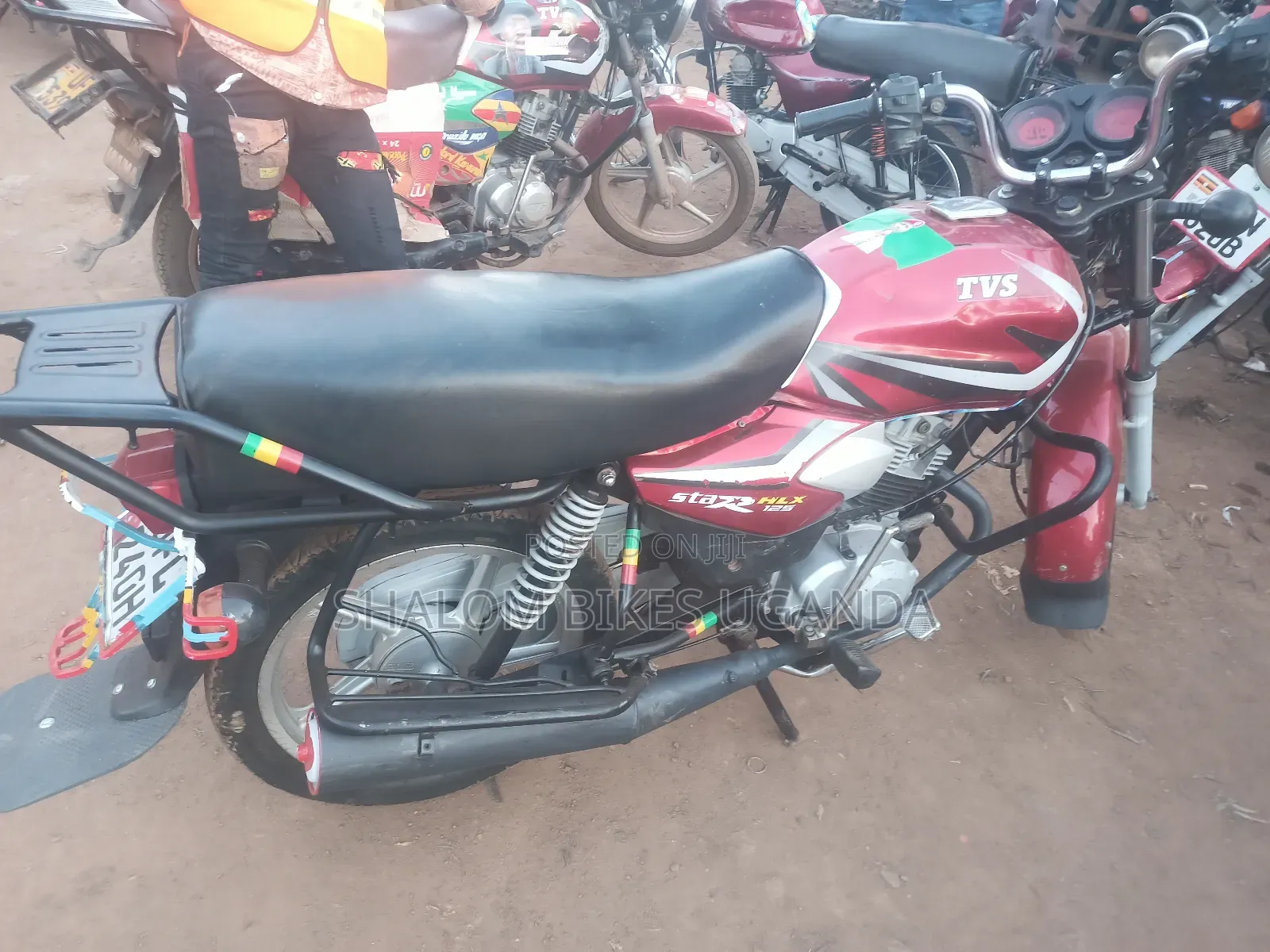 TVS HLX 125 2023 Red