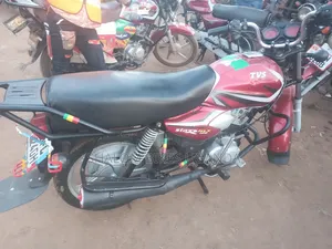 TVS HLX 125 2023 Red