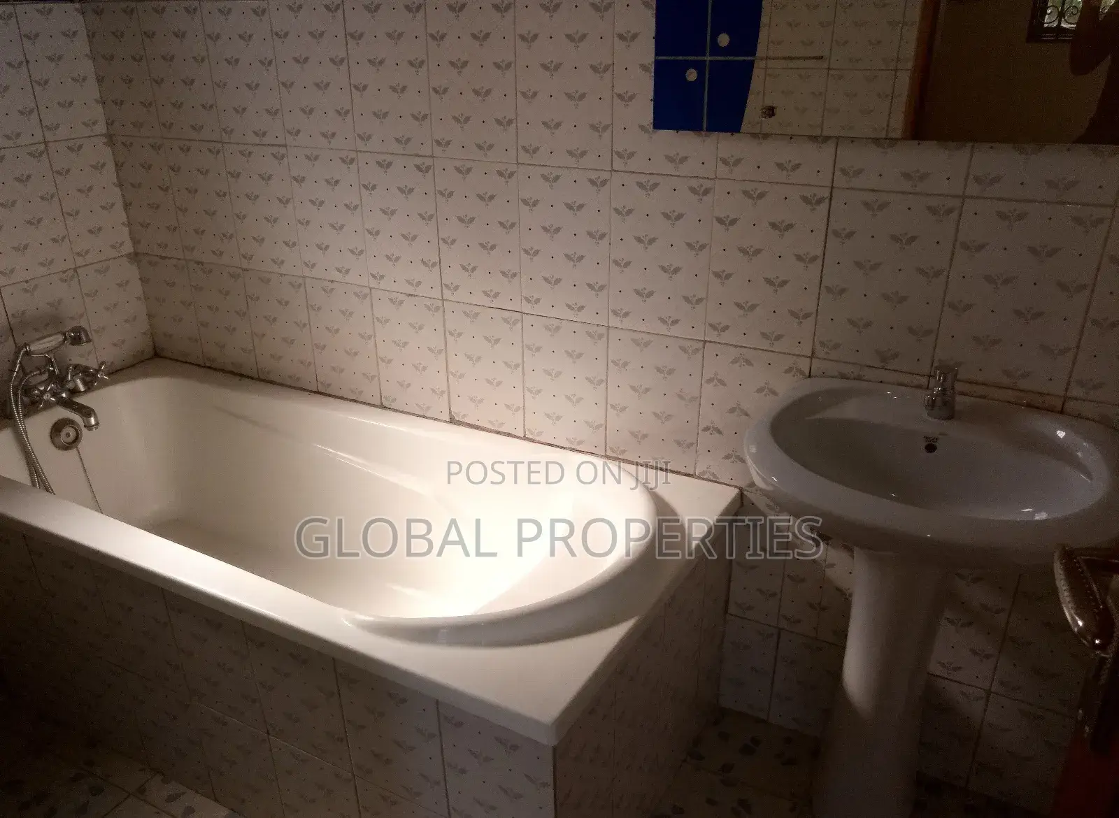 4bdrm Bungalow in Kyaliwajala, Central Division for rent
