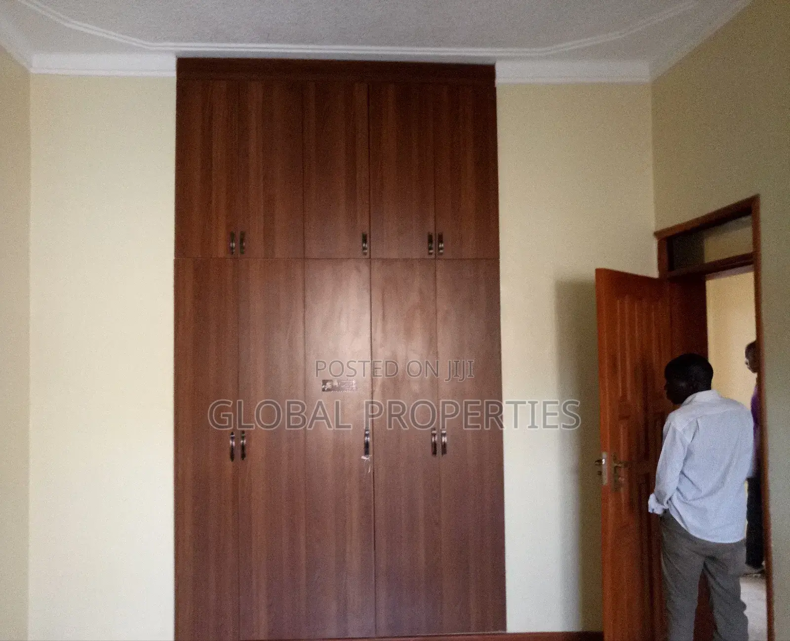 4bdrm Bungalow in Kyaliwajala, Central Division for rent