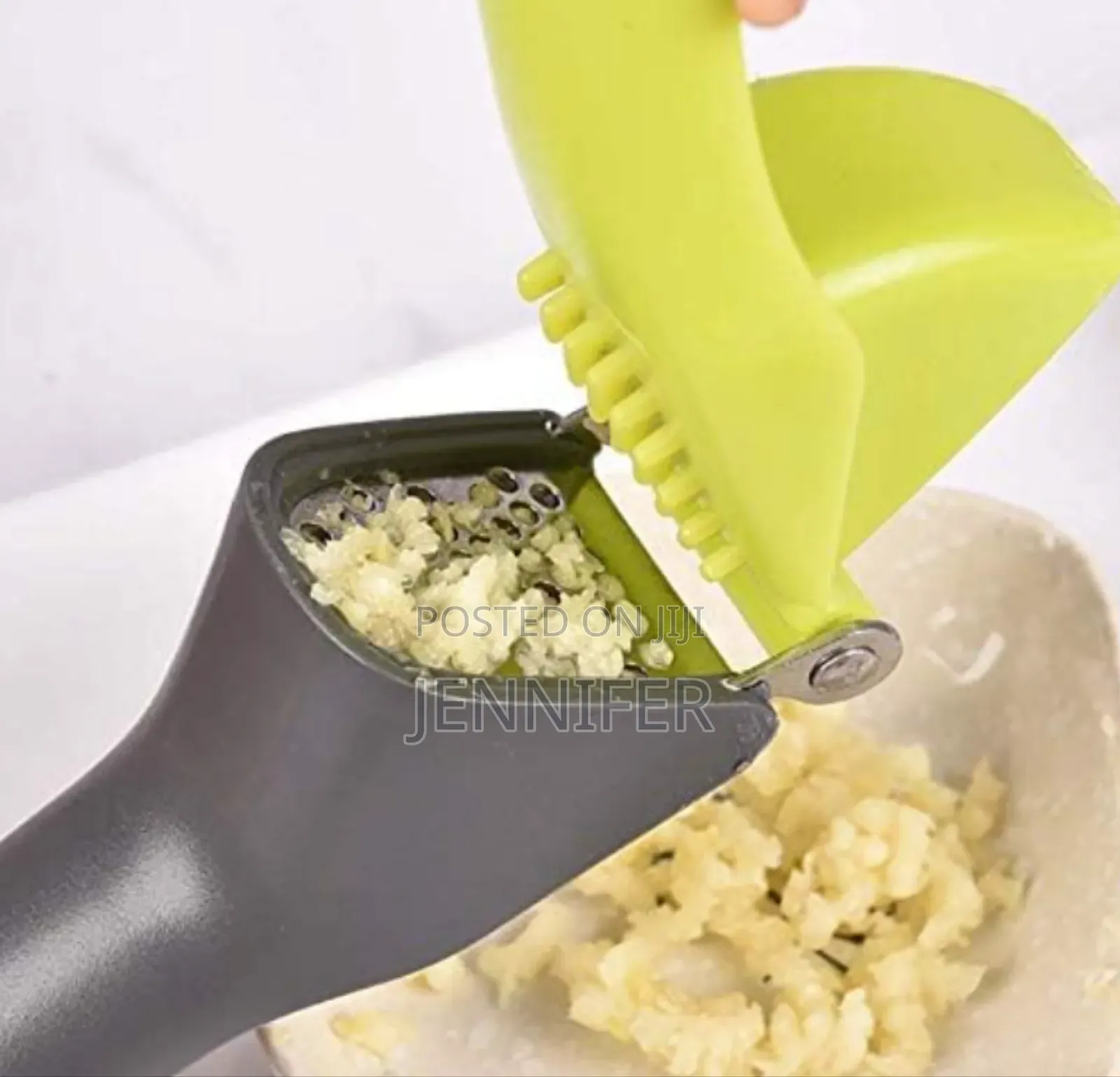 Kitchen Garlic Presser