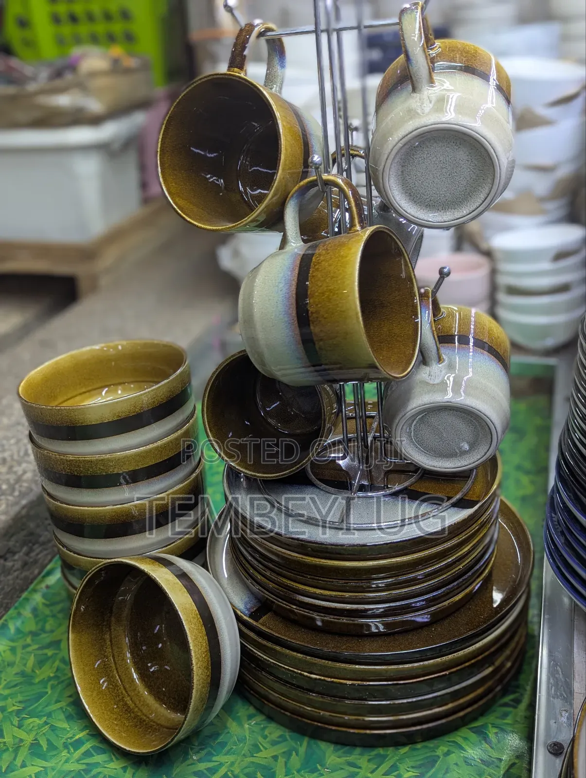 Set of 24 Dinner Set. 6 of Each