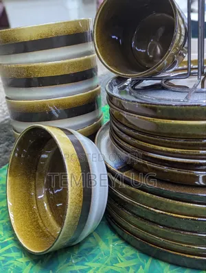 Set of 24 Dinner Set. 6 of Each