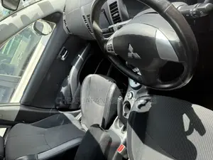 Mitsubishi Outlander 2012 White