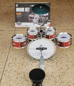 Photo - Brand Drum Set