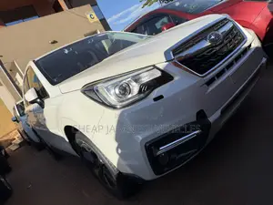 Photo - Subaru Forester 2017 White
