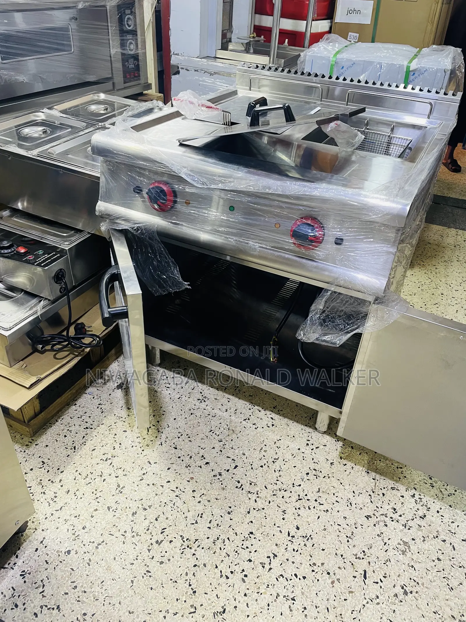 Double Stand Alone Deep Fryer With Store Cage