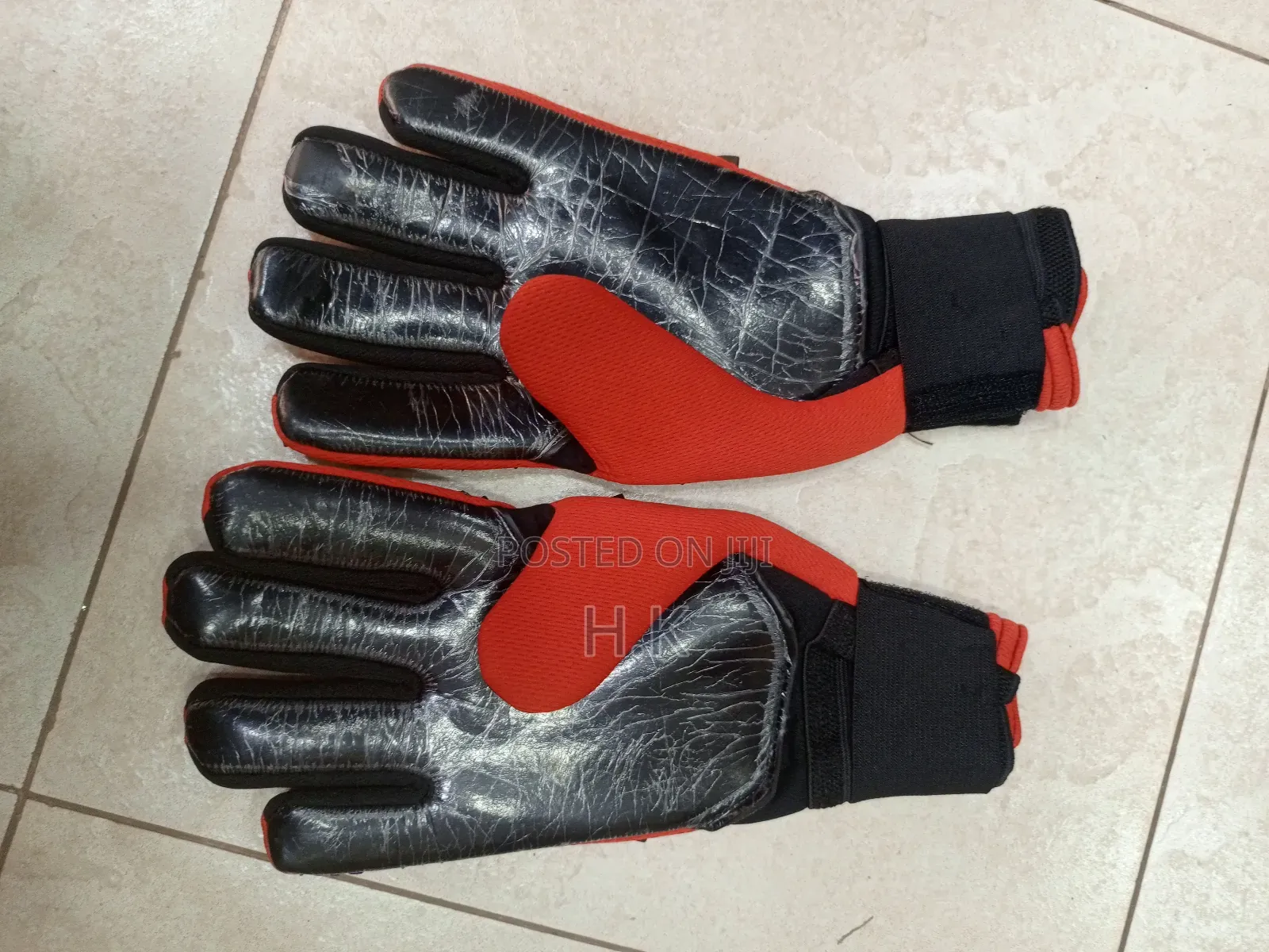 Nike Phantom Elite Goalkeeper Gloves