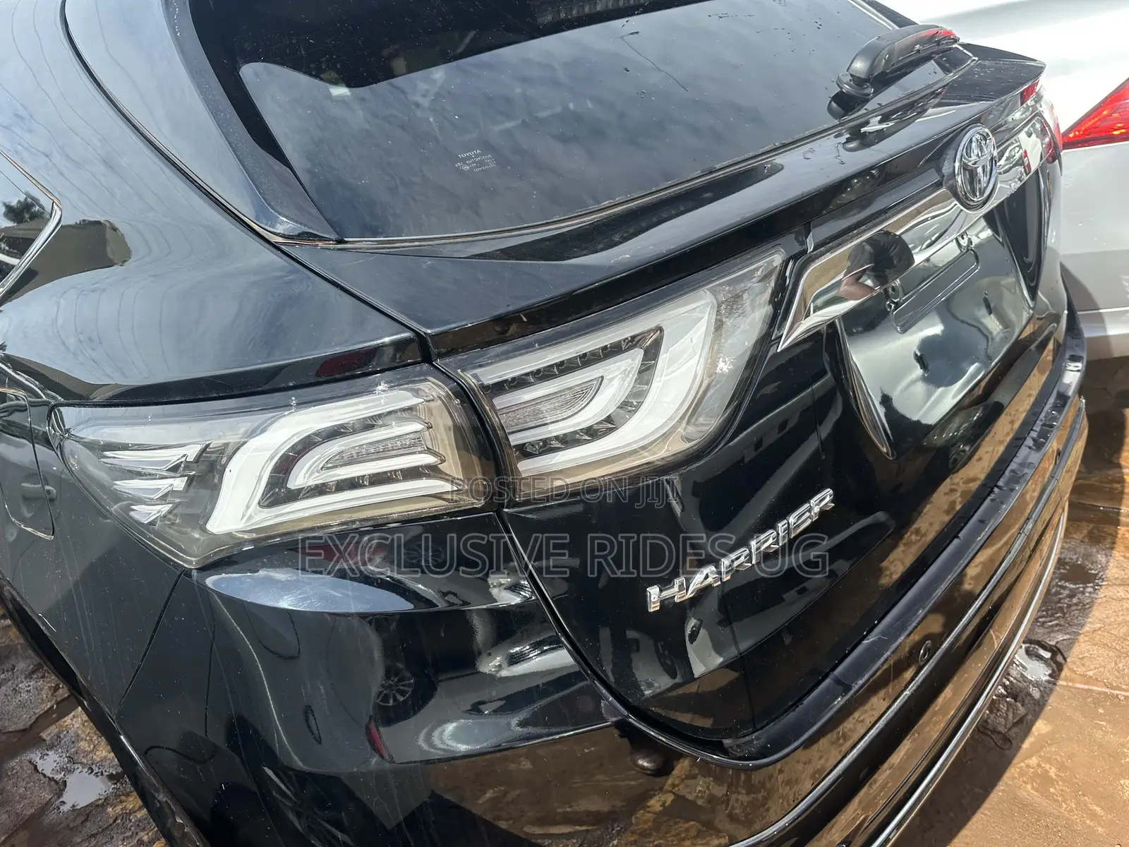 Toyota Harrier 2.0 2016 Black