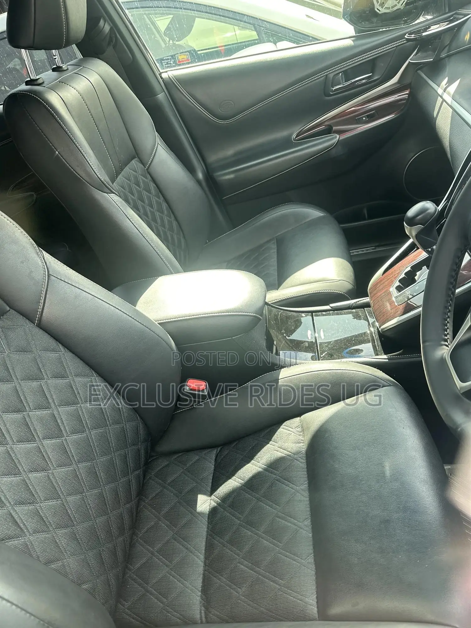 Toyota Harrier 2.0 2016 Black