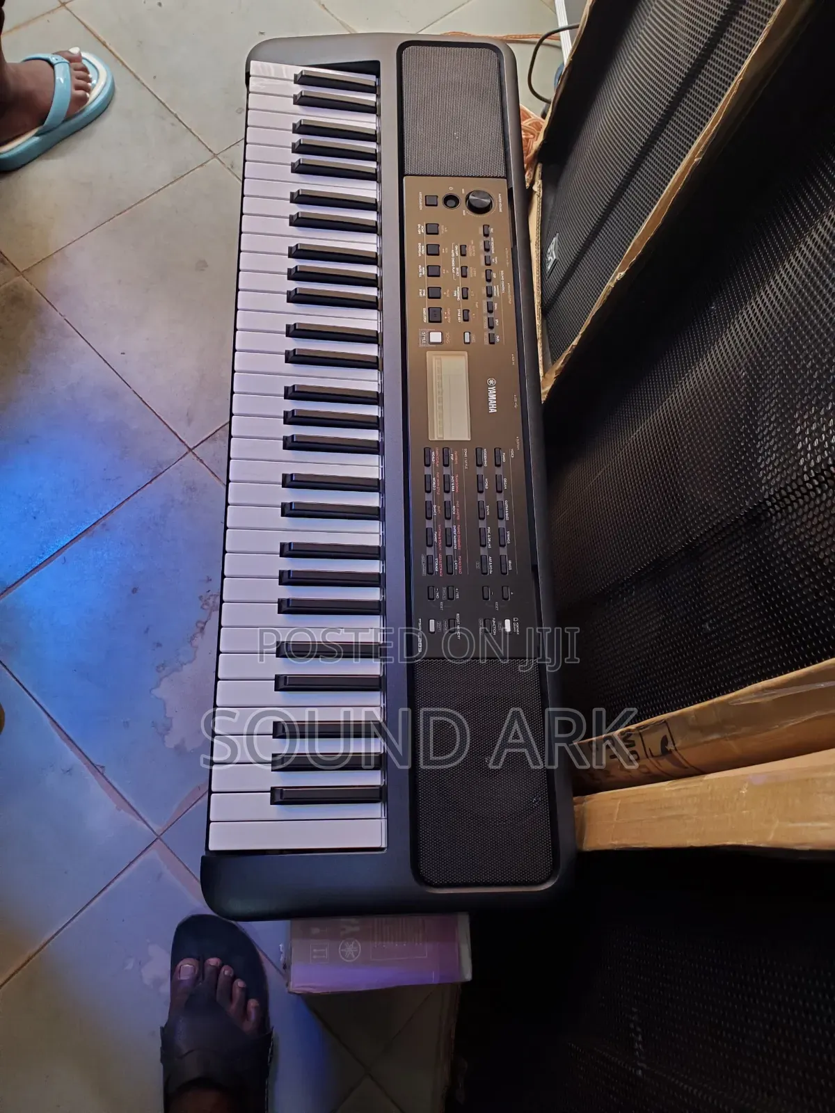 Keyboard PSR E383