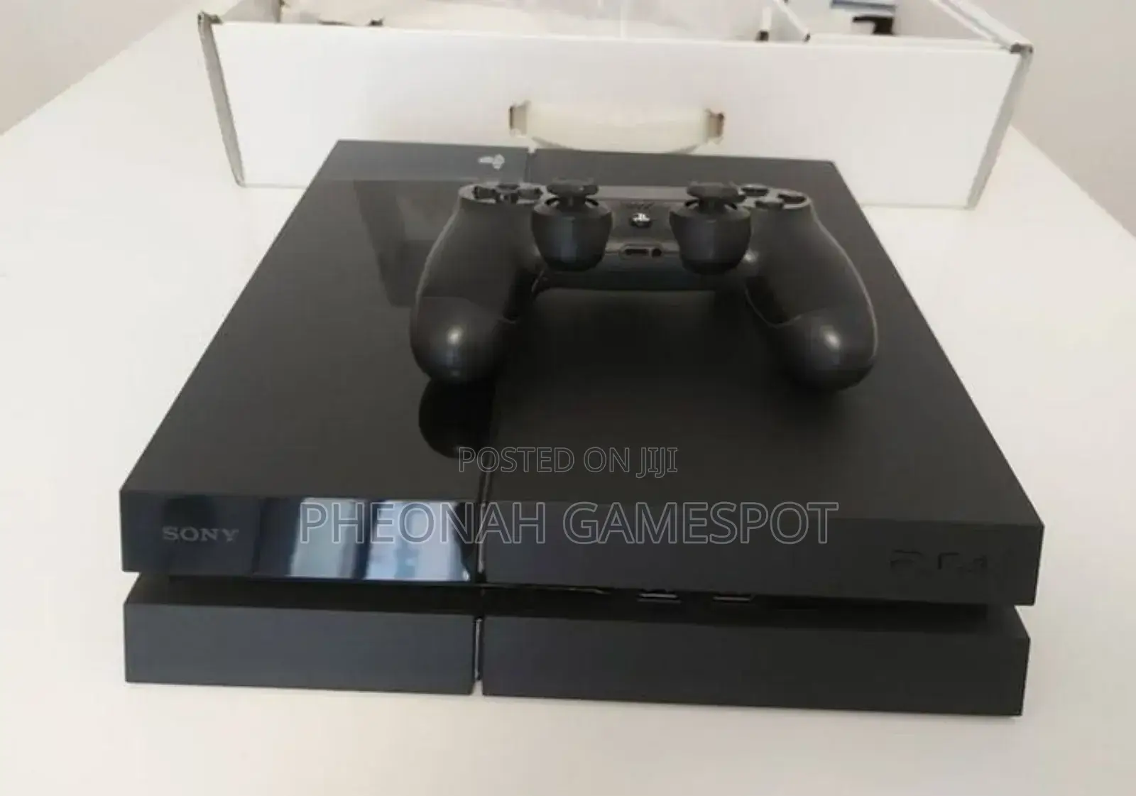 Ps4 Standard Console, Chipped10 Games And 2 Controllers