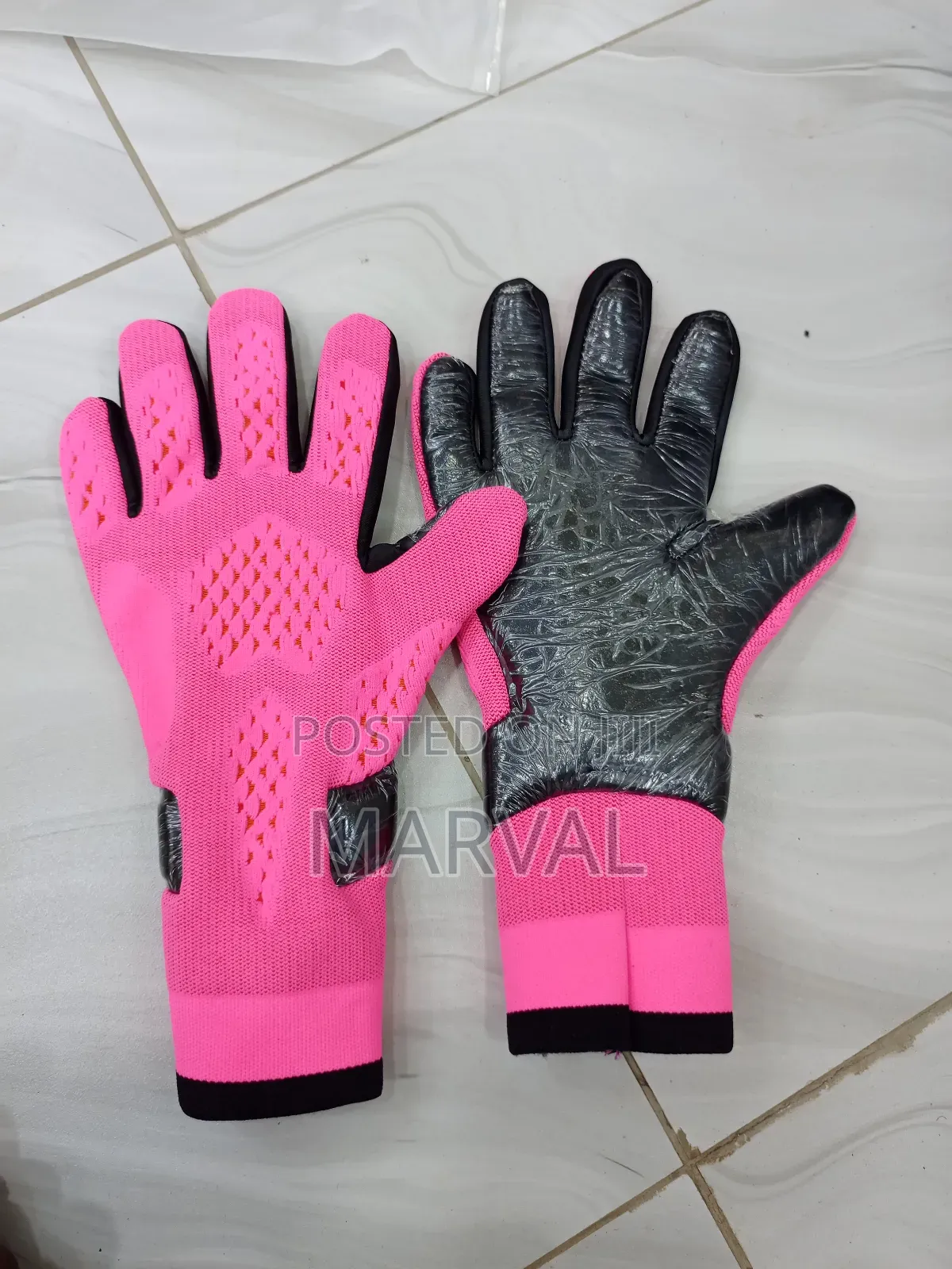 Soccer Gloves for Goalkeeper