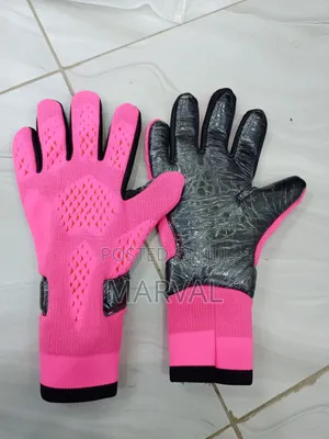 Soccer Gloves for Goalkeeper