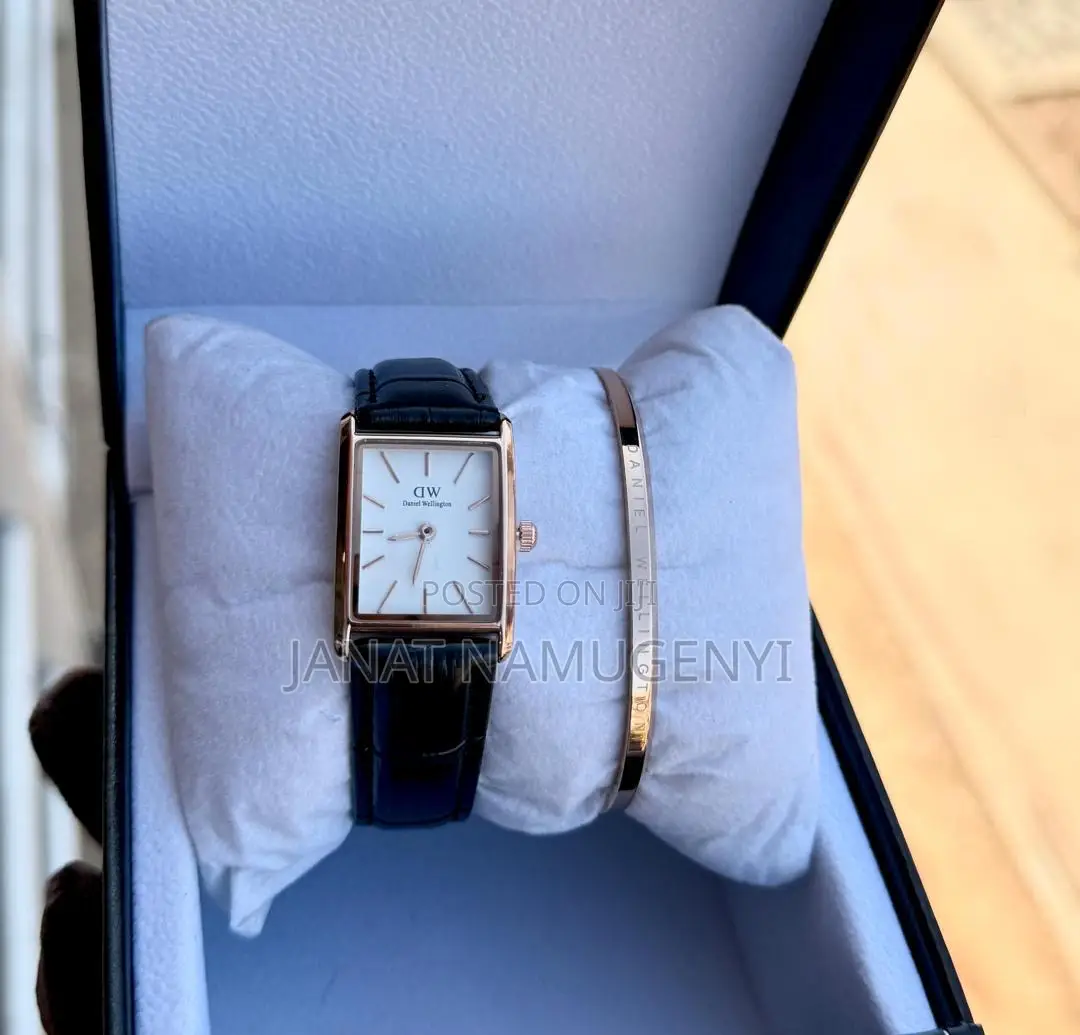 Dw Daniel Wellington Black Golden Watch
