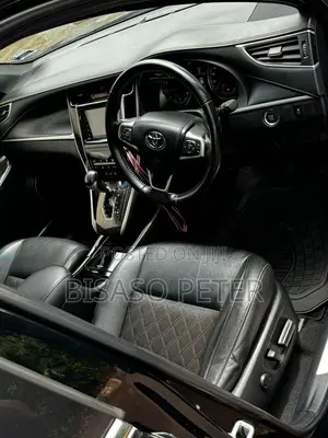 Toyota Harrier 2.0 2015 Black