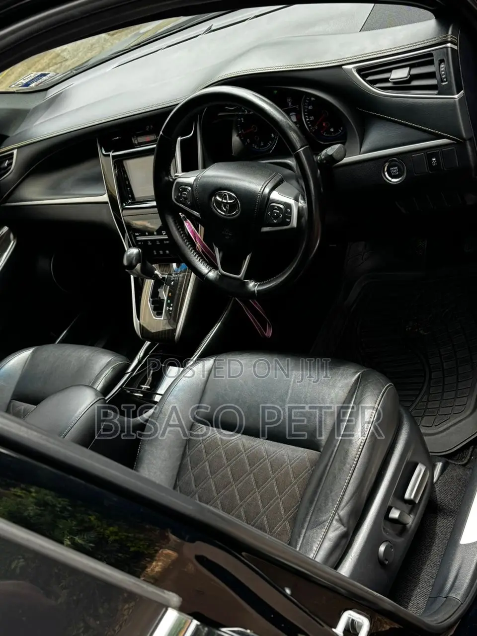 Toyota Harrier 2.0 2015 Black