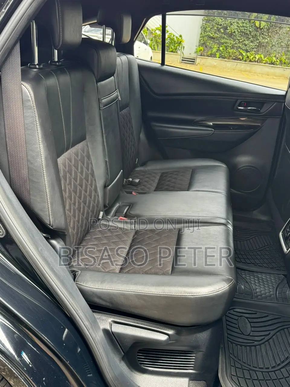 Toyota Harrier 2.0 2015 Black