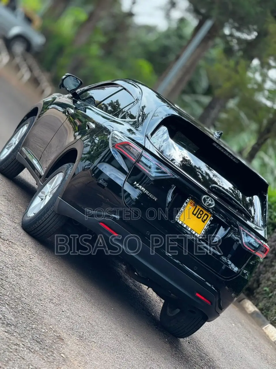 Toyota Harrier 2.0 2015 Black