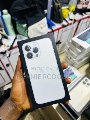 Photo - New Apple iPhone 13 Pro 128 GB Silver