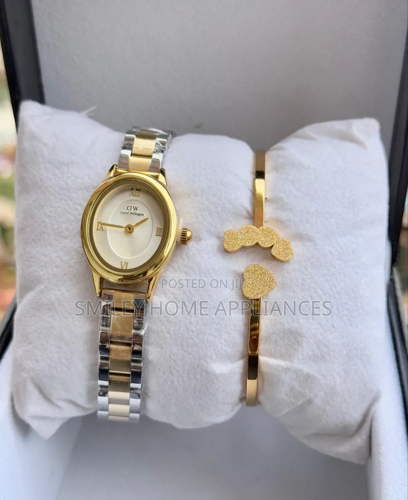 Silver Gold Dw Ladies Classy Wrist Analog Watch and Bracelet