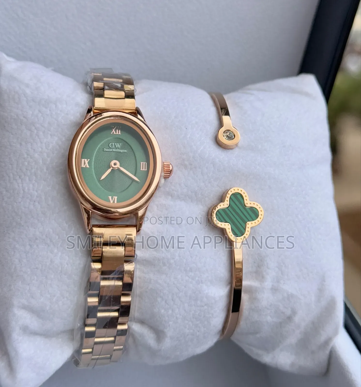 Round Face Daniel Wellington Ladies Wrist Gift Box Watch