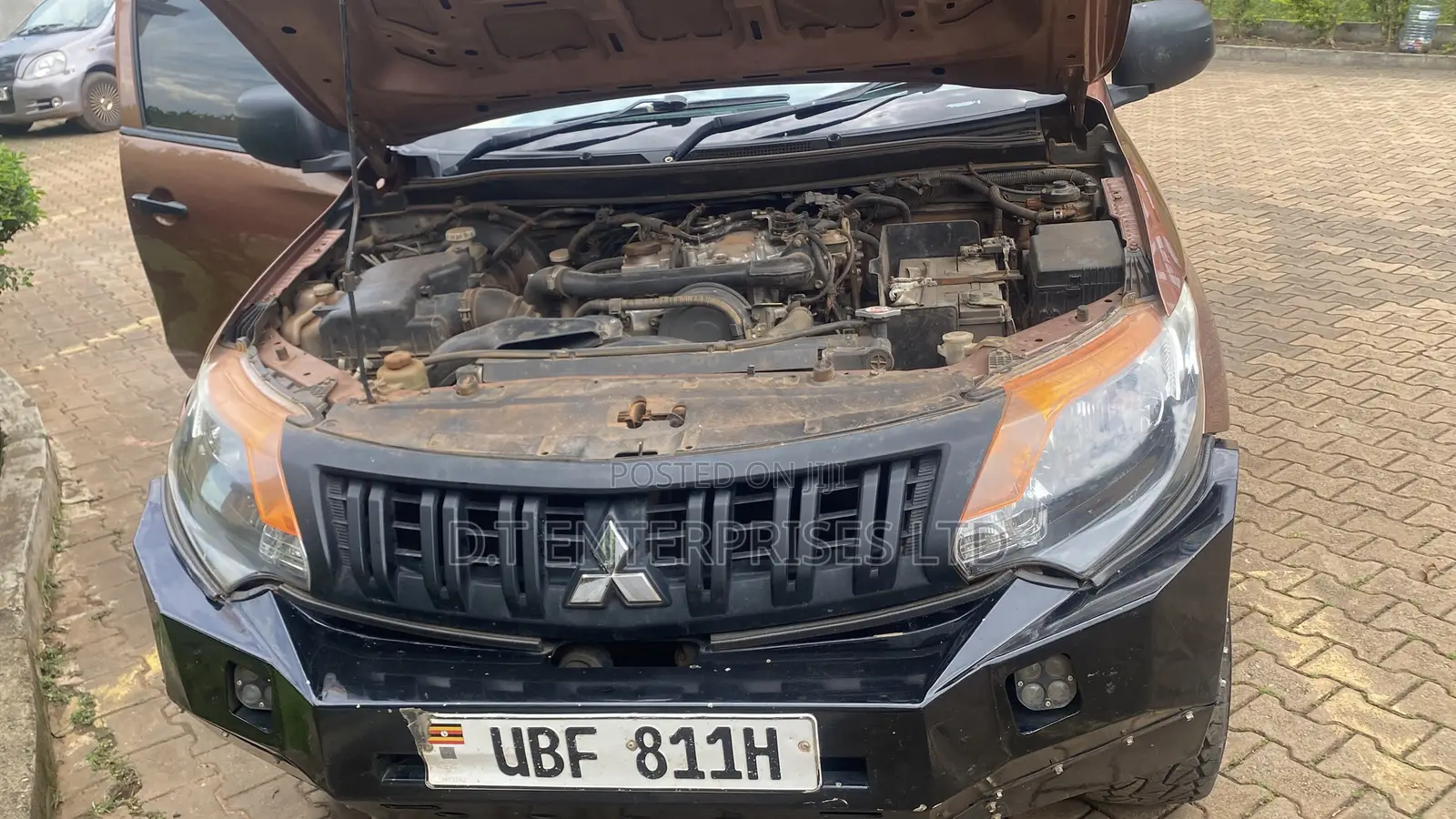 Mitsubishi L200 Double Cab 2.4 181hp 4WD 2019 Brown