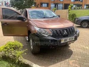 Photo - Mitsubishi L200 Double Cab 2.4 181hp 4WD 2019 Brown