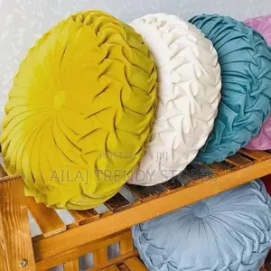 Round Fibre Decorative Throw Pillows