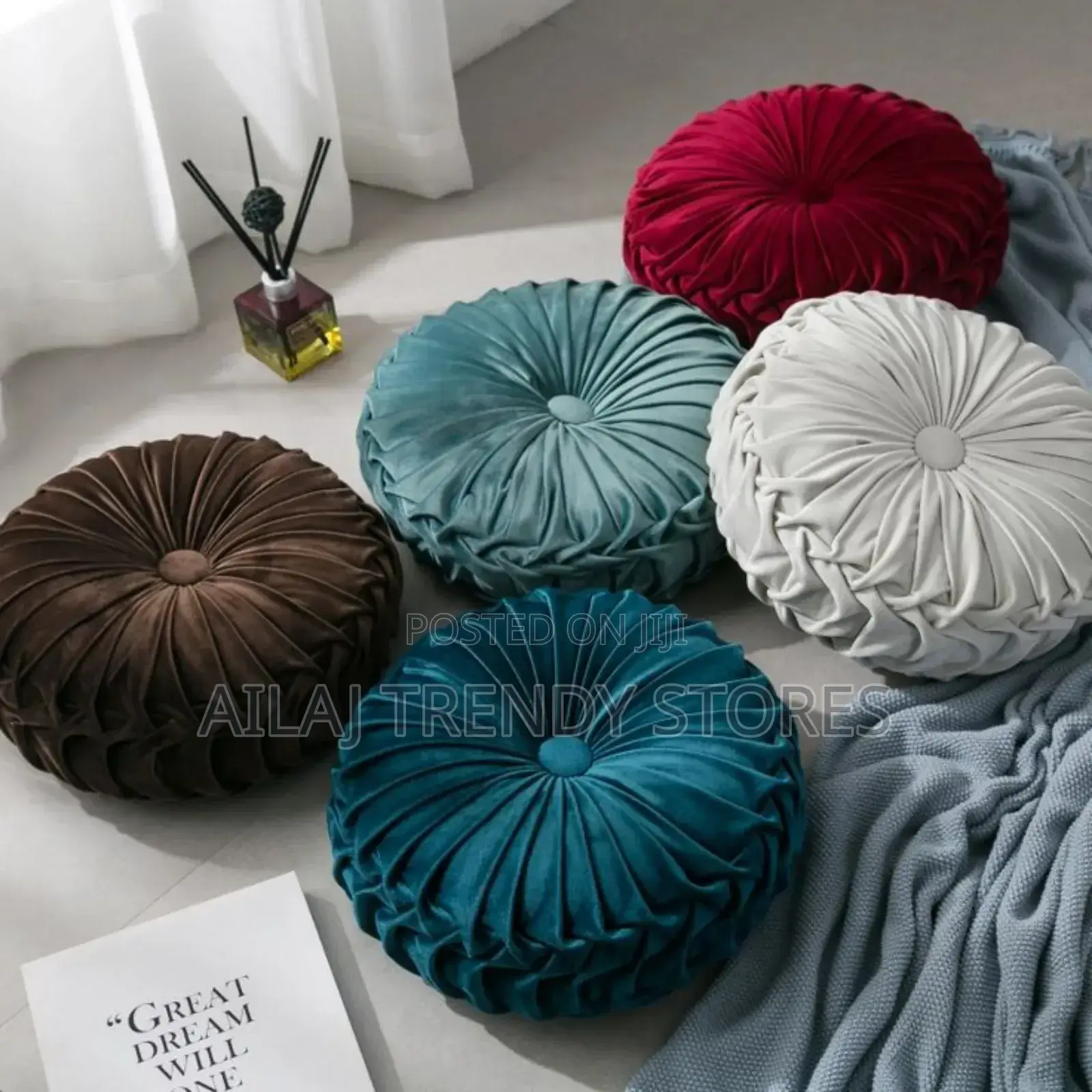 Round Decorative Throw Pillows