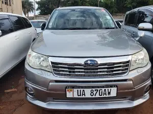Photo - Subaru Forester 2010 Gray