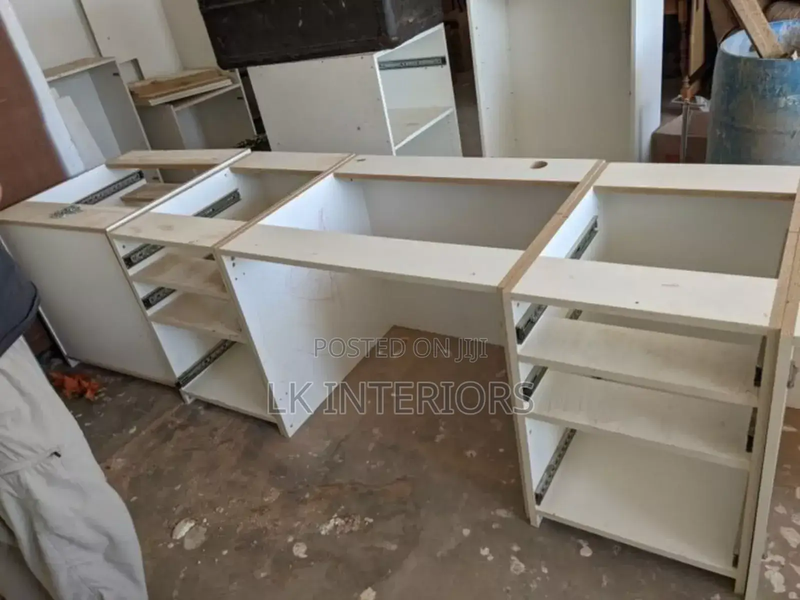 Kitchen Cabinets/Units