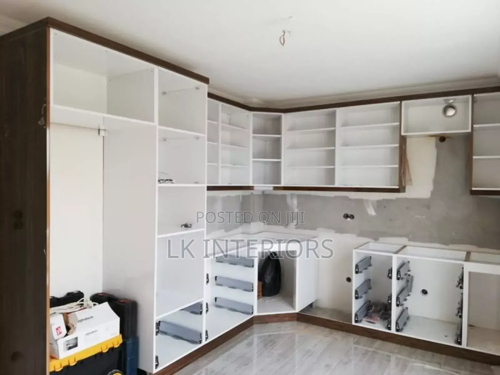 Kitchen Cabinets/Units