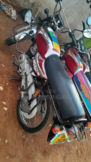 Bajaj Boxer 100 2015 Red