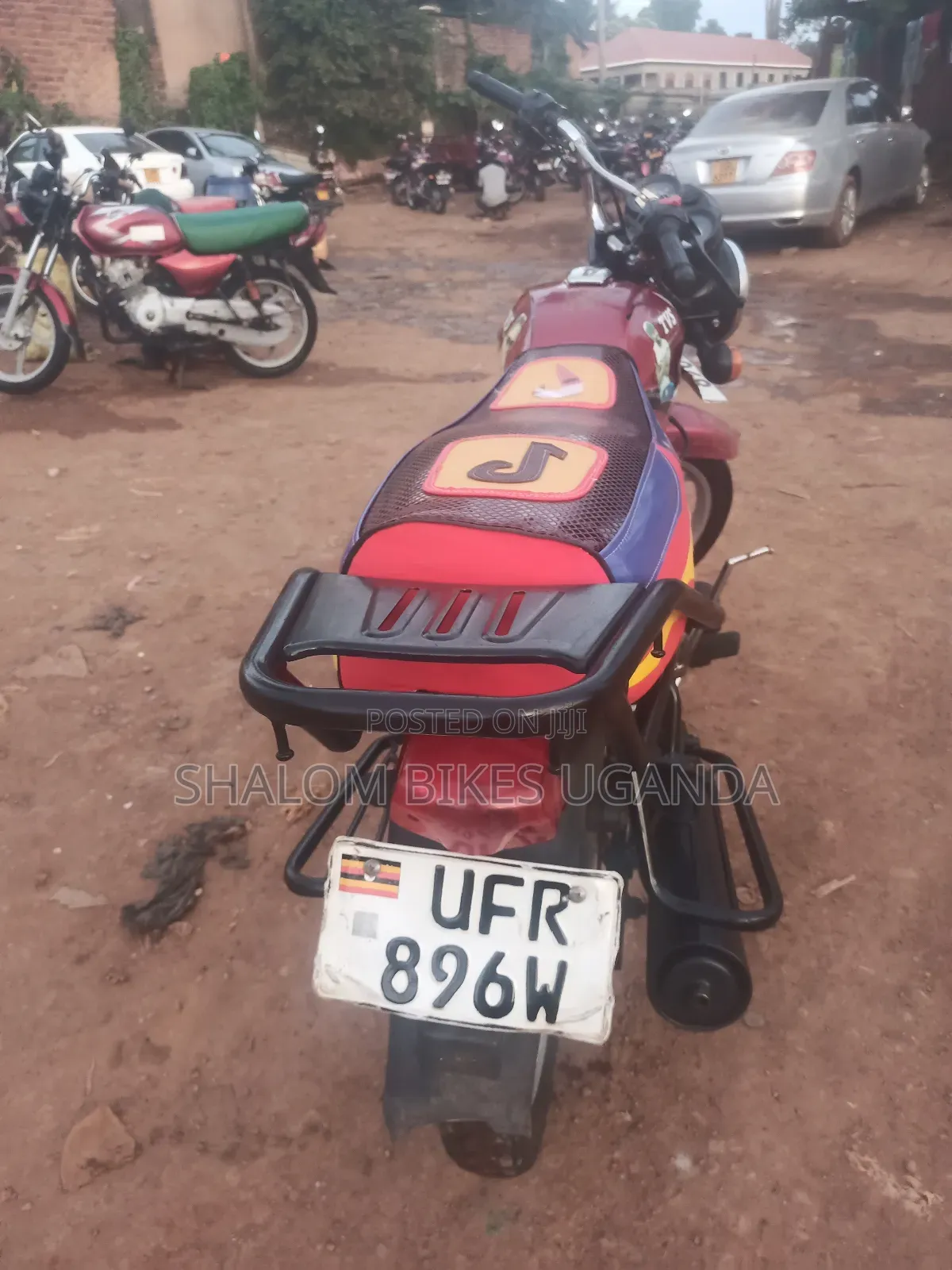 TVS HLX 125 2023 Red