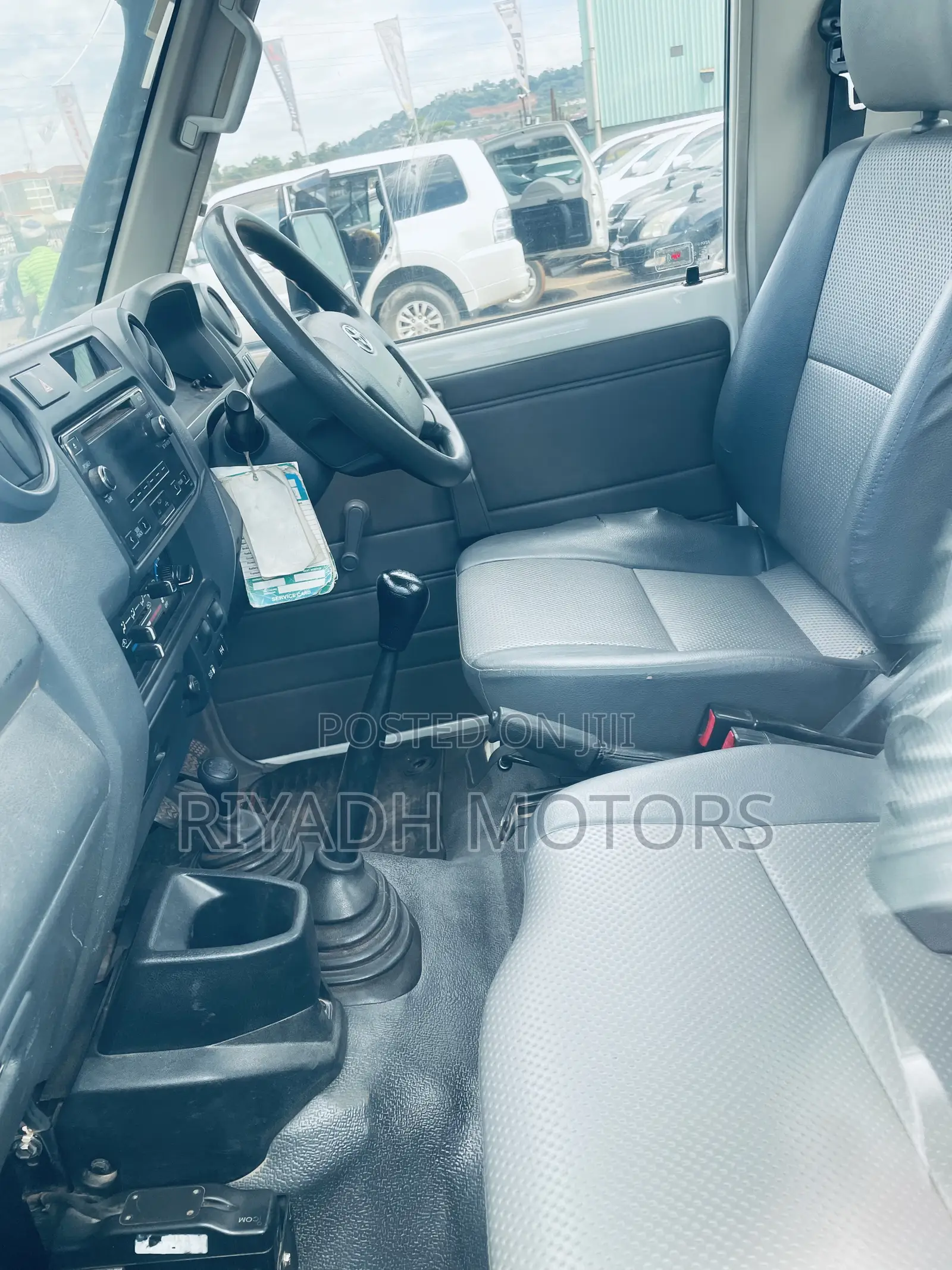 Toyota Land Cruiser 2011 White