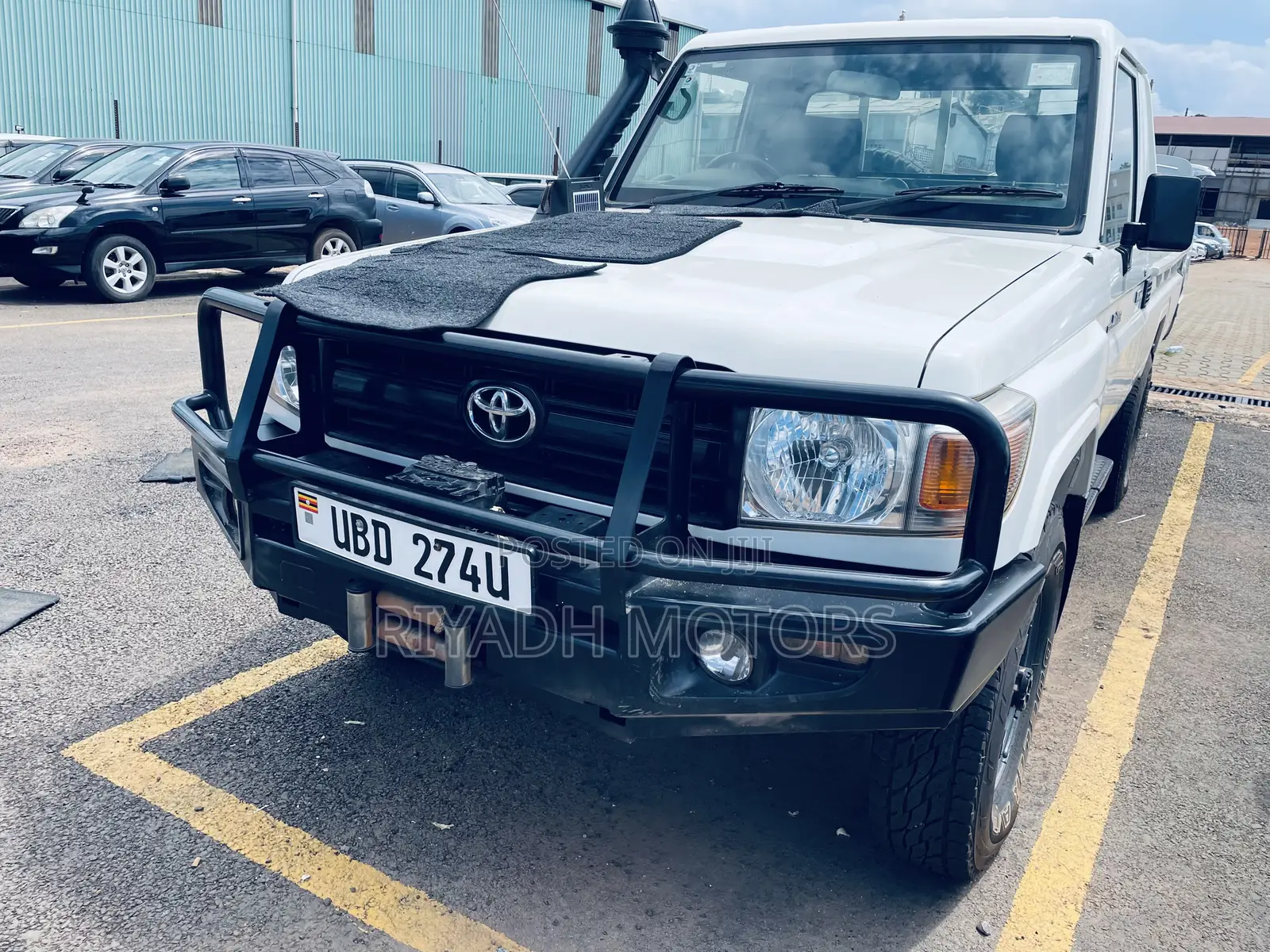 Toyota Land Cruiser 2011 White