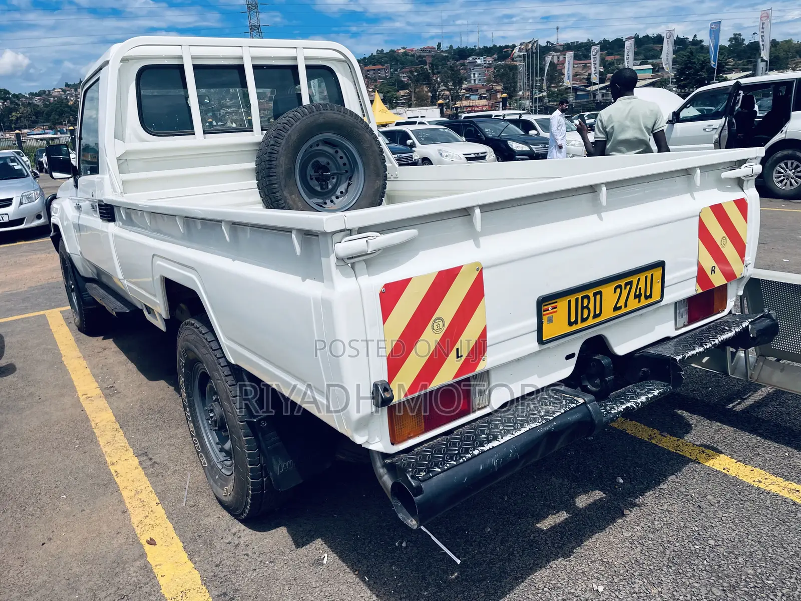 Toyota Land Cruiser 2011 White